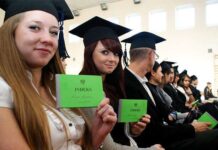 Вступ біженців до вищих навчальних закладів збільшився майже наполовину від запланованого до 2030 року