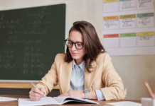 В Україні критичний дефіцит вчителів: чому педагоги залишають школи