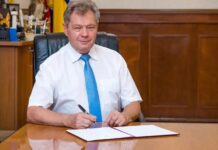 Ректор Одеської академії будівництва задекларував лише “Москвич” 1981 року та 95 тисяч доларів готівки