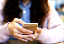 На Рівненщині стався конфлікт між учителькою та ученицею через телефон для контролю цукру