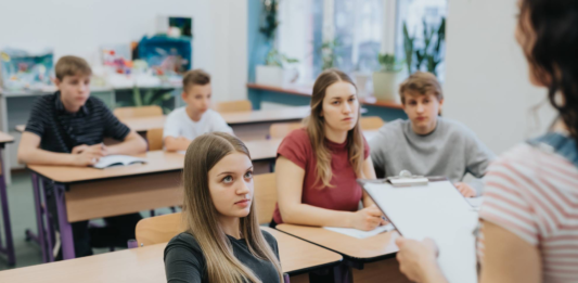 У Києві більшість шкіл повернулися до очного навчання