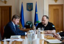 Руслан Стефанчук і Андрій Бутенко обговорили пріоритети розвитку освіти і науки Голова Верховної Ради України Руслан Стефанчук та міністр освіти і науки України Андрій Бутенко під час робочої зустрічі. Фото: Facebook Руслана Стефанчука.