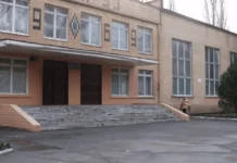 В Одесі вчителька випала з вікна школи під час миття: у мерії заявили про «власну ініціативу» Одеська школа. Фото: osvita-omr.gov.ua