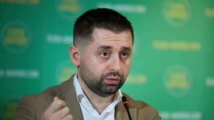 Захист дисертації Арахамії у КНУ перенесли через відсутність кворуму