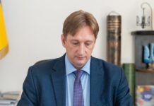 Бутенко пояснив, чи скорочуватимуть уроки в школах до 35 хвилин Скорочення уроків до 35 хвилин — пояснення Андрія Бутенка щодо рекомендацій МОН.